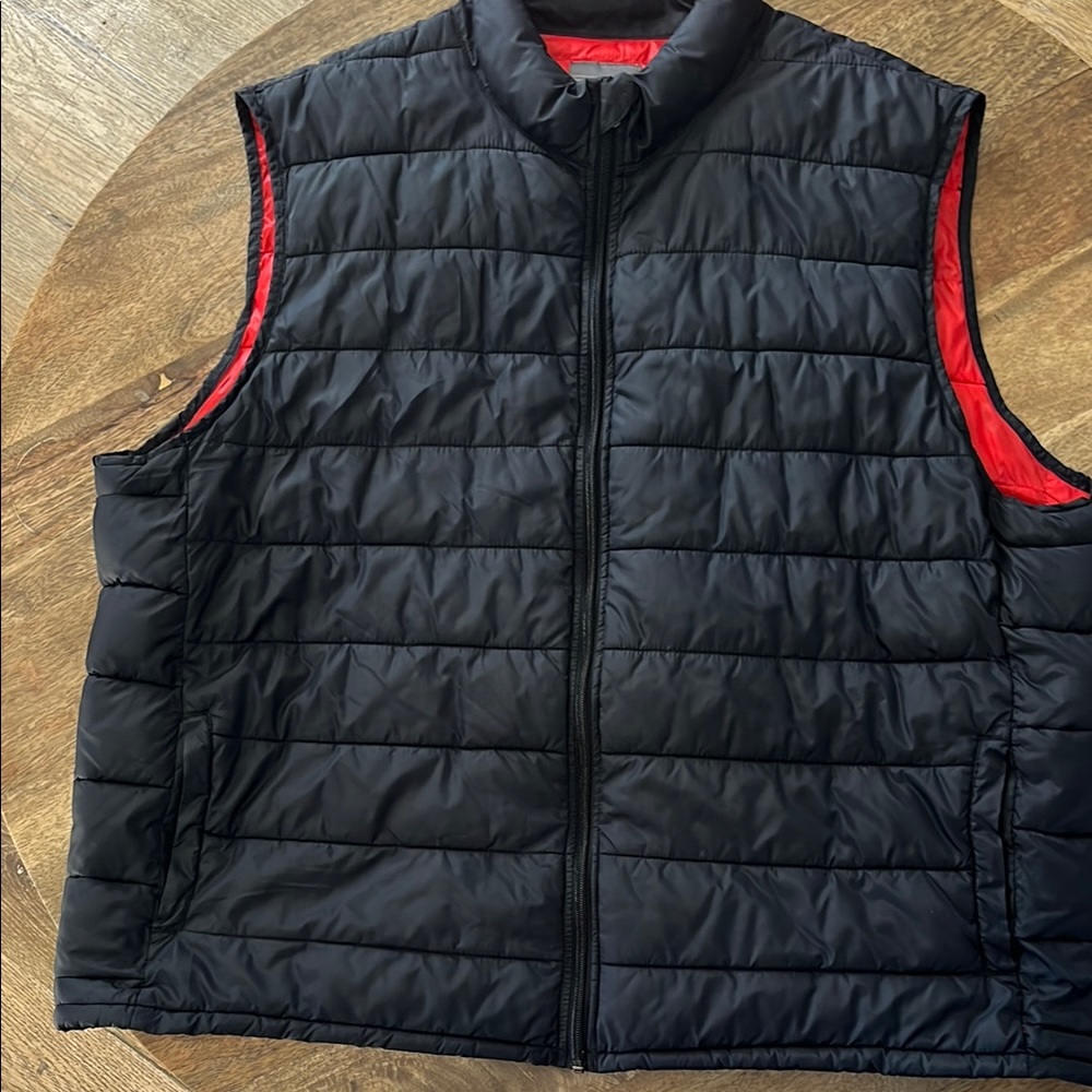 Tek Gear Blue and Red Puffer Vest 3 Pockets Outdoors Hiking Fishing Walking